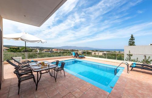 Pyrgos Psilonerou Villa | Villa Stratianna by PosarelliVillas