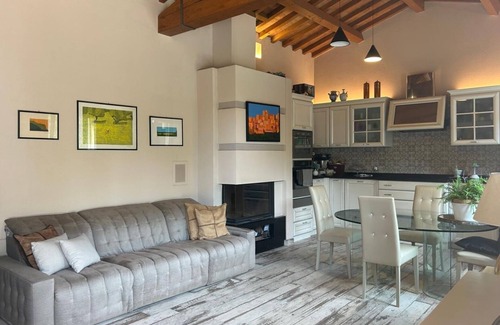 Vecchiano Villa | Villa Sya with pool and Jacuzzi 10 minutes from the sea. Pets allowed!
