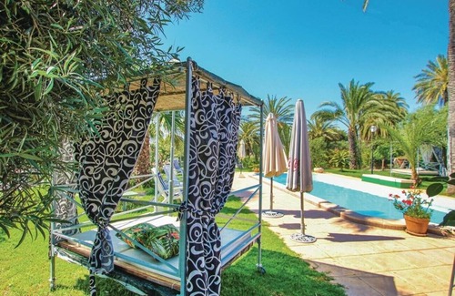 La Marina Villa | Villa Teresa with Pool, Garden & Wi-Fi