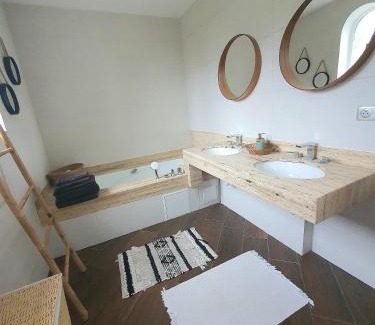 Quartier des Espesses Villa | Villa THAÏS