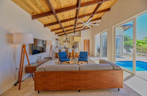 Lighthouse Estates Villa | Villa Topaz Guest Villa Above West Bay With 180 Degree Views @ Villa Topaz