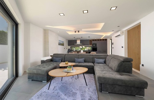 Rasopasno Villa | Villa Toscana with pool and jacuzzi (Kvarner - Rasopasno)