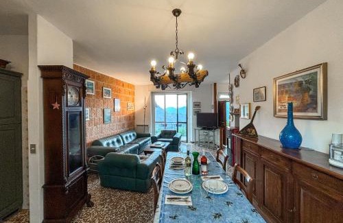 Centro Valle Intelvi Villa | Villa tra lago e montagna
