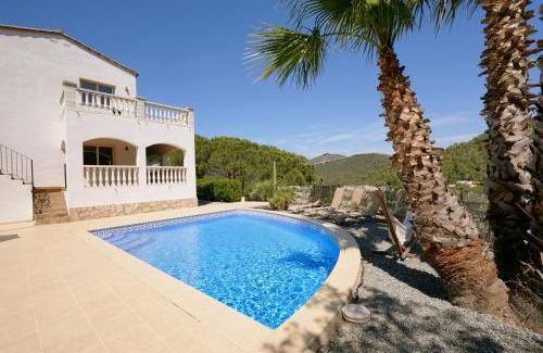 Calonge House | Villa Treehouse by Alvent Holidays