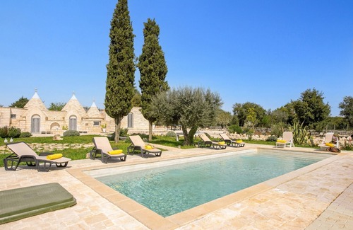 Ceglie Messapica Villa | Villa Trulli Theodoro by Villa Plus