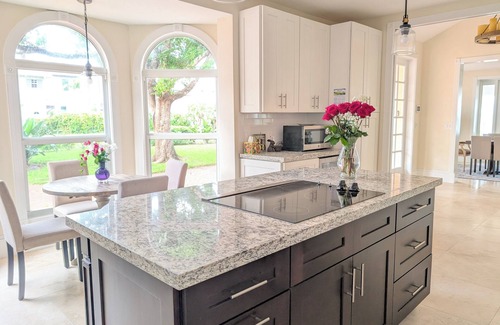 Fort Myers Villa | Villa Valencia - 3 Bedroom on the River with a Pool