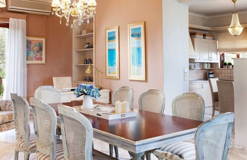 Kato Galatas Villa | Villa Vanelia Mare - NEW weekly discount! Pool & BBQ - 200m from the beach!