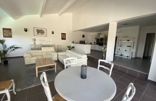 Caremeau Villa | Villa Vanessa Avec Piscine A 5 Minutes DU Centre Ville