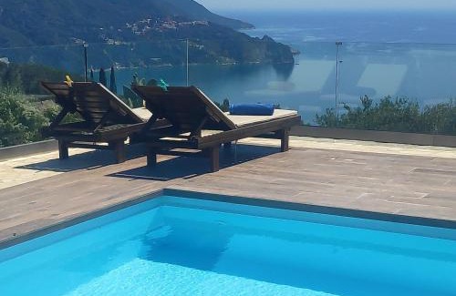 Sinarades Villa | Villa Vardia-Amazing Seaviews with heated pool
