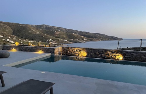 Koundouros Villa | Villa Veneterra-Pool-SeaView-ConciergeServices