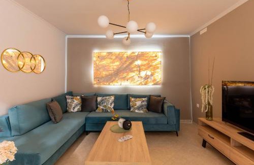 Lampini Villa | Villa Venetia with Jacuzzi