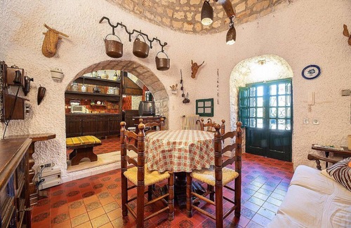 Selva di Fasano Villa | Villa Verdalia: A welcoming trullo in the characteristic style of the Apulian countryside.