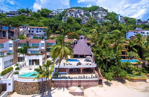 Fluvial Vallarta Villa | Villa Verde On The Beach of Conchas Chinas in Mexico
