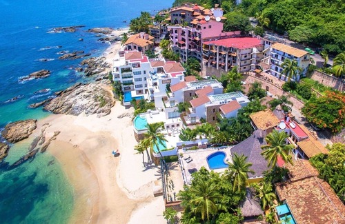Fluvial Vallarta Villa | Villa Verde On The Beach of Conchas Chinas in Mexico