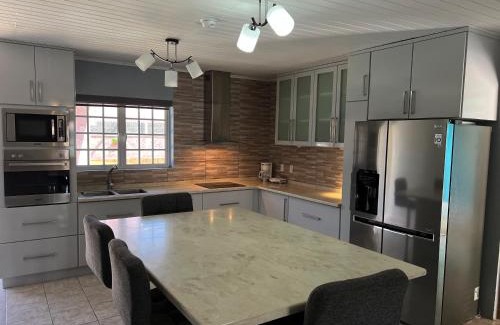 Sunset Heights Villa | Villa Vivamus Curacao - Spacious 3-bedroom Villa with Pool and Gourmet Kitchen