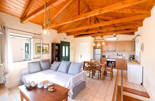 Katokhorion Villa | Villa Votsalo Desimi by Villa Plus