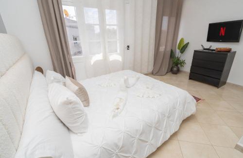 Tangier Villa | Villa vue mer à Merkala Beach, Plage & Corniche, 5' du centre ville, Décoration charmante style Riad entre tradition et modernité, WIFI, IPTV