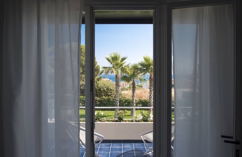Marina di Ragusa Villa | Villa Vulcano in the heart of Marina di Ragusa 100 meters from the sea
