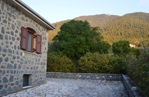 Vitina Villa | Villa Vytina with Garden and BBQ