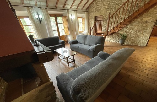 Sant Aniol de Finestres Villa | Villa with Private Pool, lots of space & lovely nature near Girona