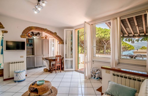 Capoliveri Villa | Villa with private beach access