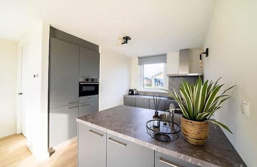 Linden House | Villa Waterfront 12 by Interhome