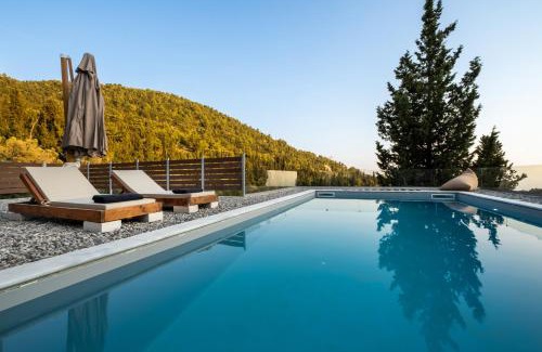 Lefkas Villa | Villa when Waters are Colored