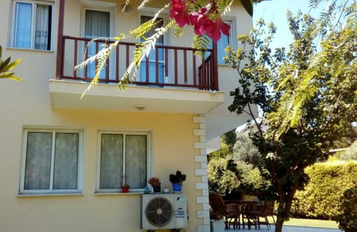 Cesme Villa | Villa With 3 Bedrooms / 2 Baths ~ 2 Km To Çeşme & Dalyan