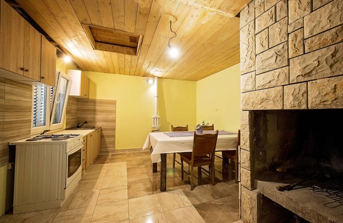 Lokvicici Villa | Villa with a heated private pool, parking, BBQ.