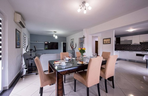 Lokvicici Villa | Villa with a heated private pool, parking, BBQ.