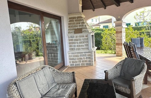 Zbandaj Villa | Villa With A Pool In Tranquil Edge Of Village Setting