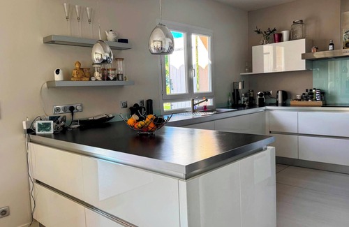 Chateauneuf-le-Rouge House | Villa with pool and garden, 2 bedrooms
