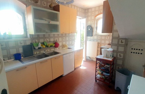 Colonia Elena Villa | Villa With Garden Consisting of 3 Floors With 6 Bedrooms and 5 Bathrooms