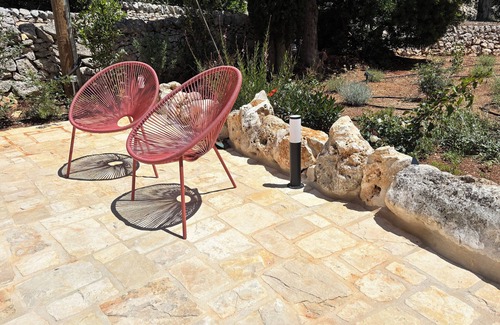 Laureto House | Villa with garden view on trulli