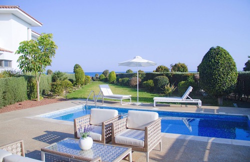 Mazotos Villa | Villa with Garden View and Private Pool