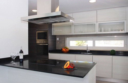 Armacao de Pera Villa | Villa with Heated Pool & Sea View