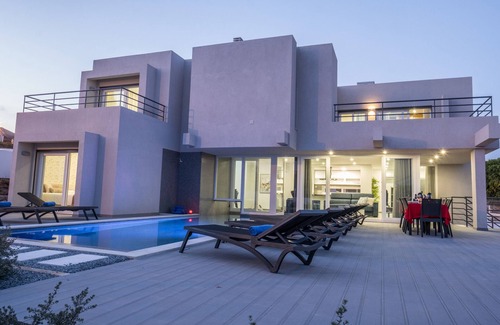 Armacao de Pera Villa | Villa with Heated Pool & Sea View