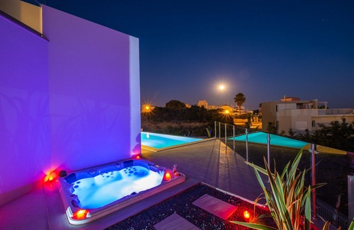 Armacao de Pera Villa | Villa with heatable pool, 2 XL jacuzzis & BBQ