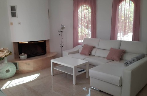Gandia Villa | Villa with heated pool and a lovely green garden