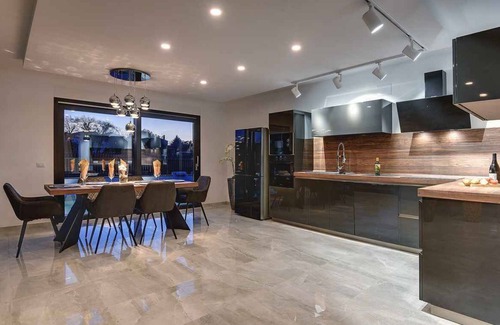 Rovinj Villa | Villa with heated pool, jacuzzi and sauna
