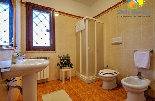 Isola delle Femmine Villa | Villa with pool a few steps from the sea in the Isola delle Femmine Reserve!