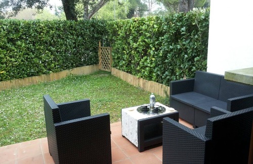 Aprilia Marittima House | Villa with private garden and pool use