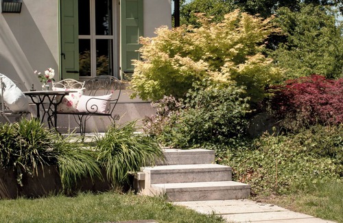 Sona House | Villa with pool between Verona and Lake Garda in an old country court