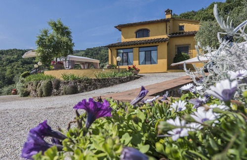 Casalguidi Villa | Villa with Pool in Tuscany for 8 People