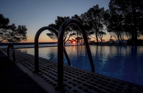 Capo D'arco Cottage | Villa with pool in the park, only 100 meters from the sea