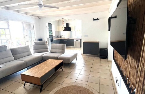 Ducos House | Villa with pool & jacuzzi, capacity 10 guests
