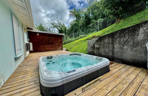 Ducos House | Villa with pool & jacuzzi, capacity 10 guests