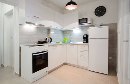 Rasa House | Villa with pool, only 1 km from the beach; fantastic view