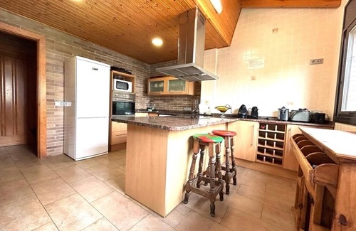 El Roc de Sant Gaieta Ski Chalet | Villa with pool, parking and wifi next to Roc de Sant Gaieta with sea views.