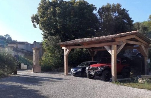 Jouques Villa | Villa with pool + unusual accommodation in a tree
